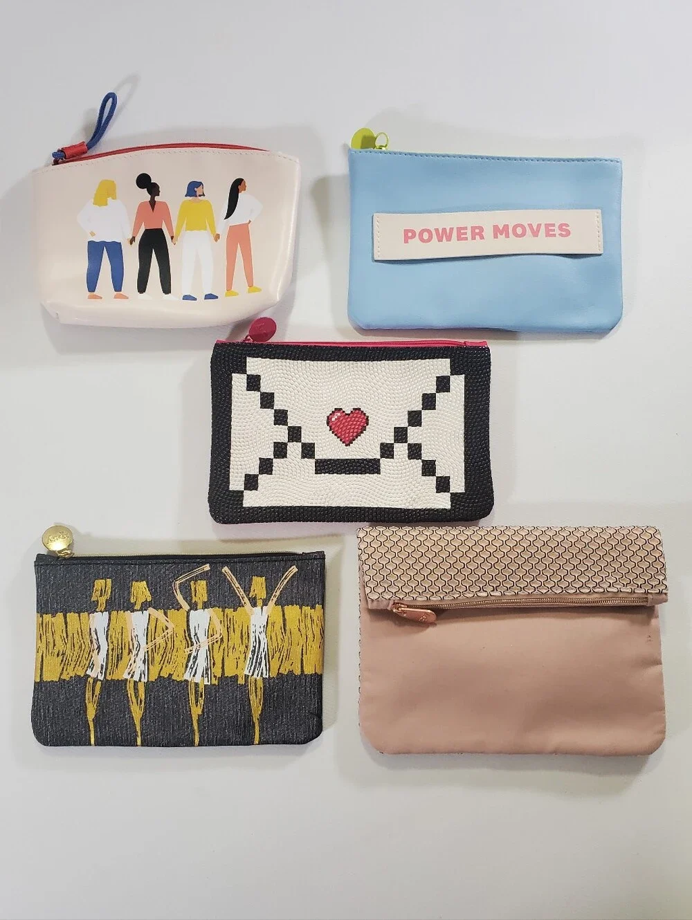 🟢 IPSY Bags Set of 5 Assorted Cosmetic Bags Stronger Together Pixel Glamazon